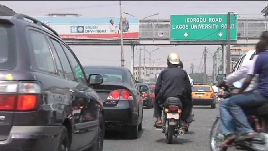 Video Konec benzinových dotací v Nigérii