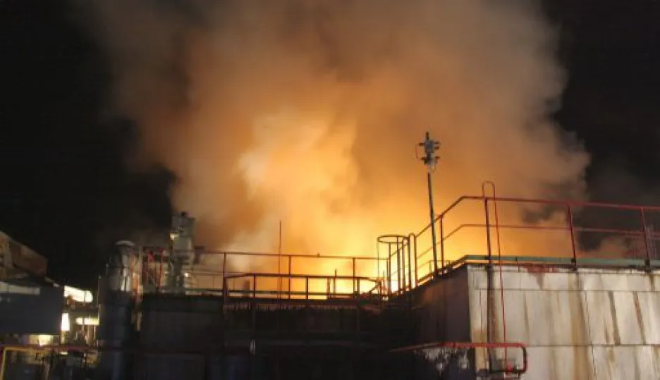 Video V areálu chemické výroby v Otrokovicích zasahovali hasiči