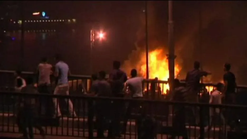 Video Nepokoje v Káhiře