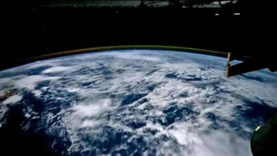 Video Drakeova cesta kolem Země