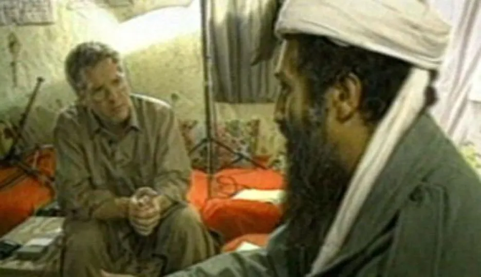Video Pentagon zveřejnil bin Ládinovy domácí videonahrávky