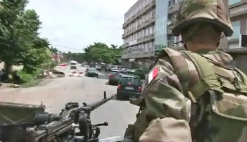 Video V Abidžanu se dál bojuje