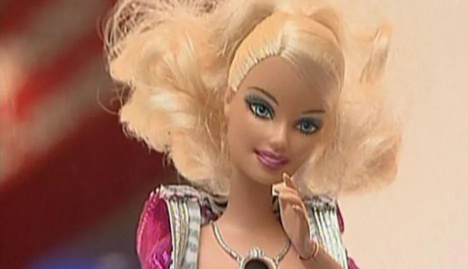 Video Barbie ovládla veletrh hraček