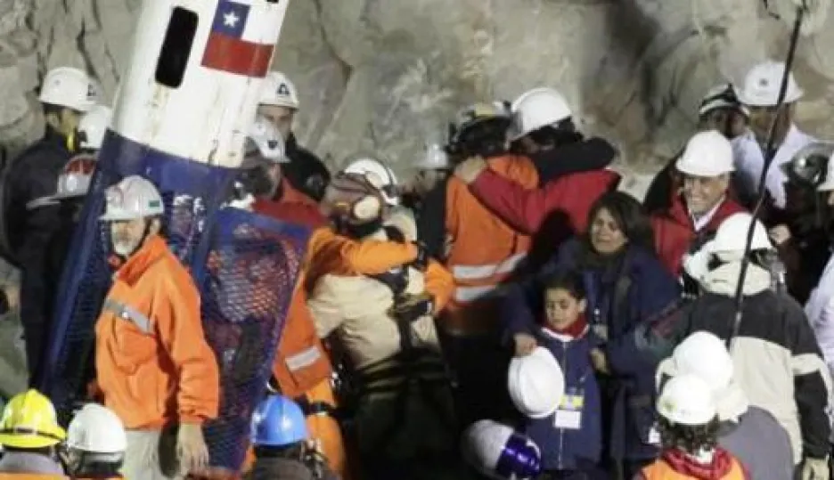 Video V Chile zachránili už pátého horníka