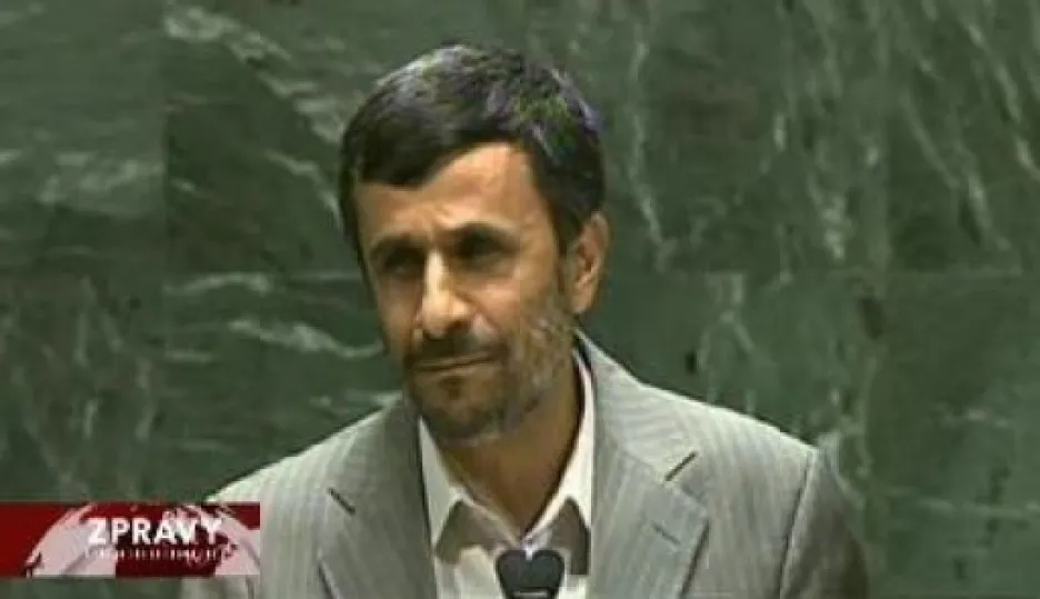 Video Ahmadínežád kritizoval USA