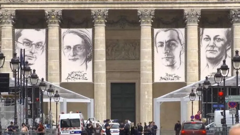 Video Francie pohřbila čtyři bojovníky proti nacismu v Pantheonu