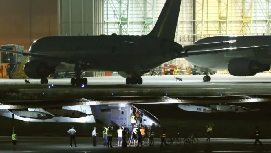 Video Cesta Solar Impulse přes Pacifik skončila předčasně