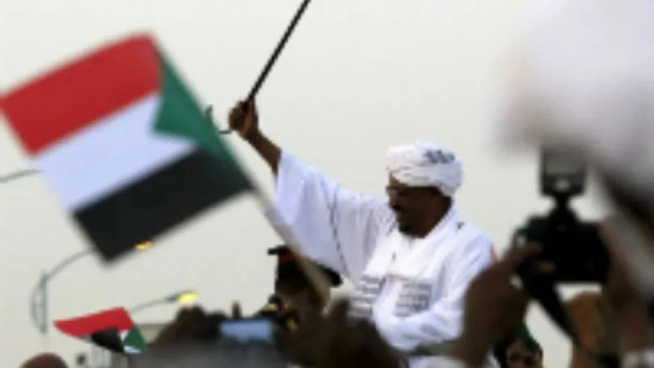 Video JAR nechala Bašíra navzdory zatykači opustit zemi