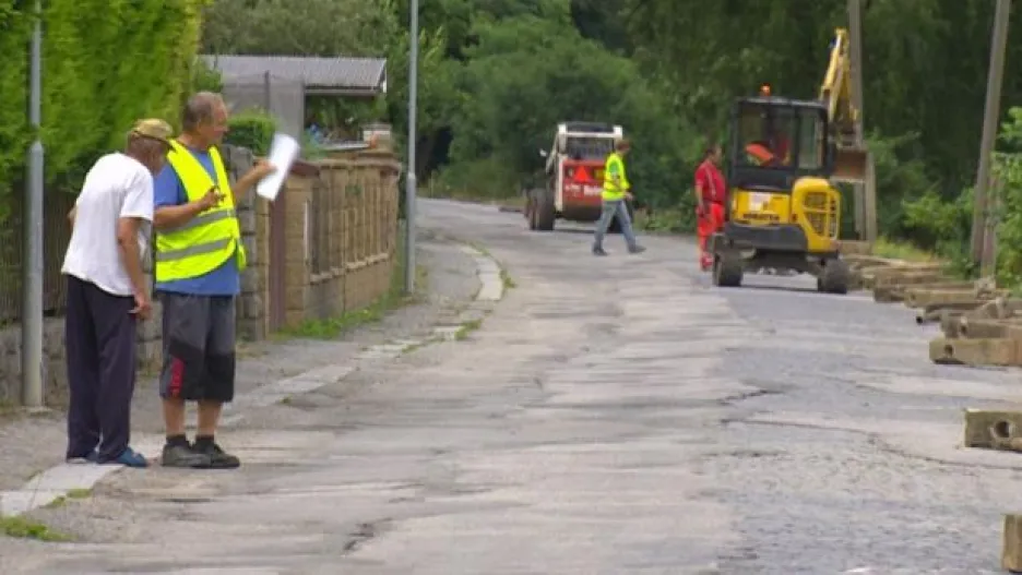 Video UDÁLOSTI V REGIONECH: Boršovská silnice potřebovala opravu 44 let