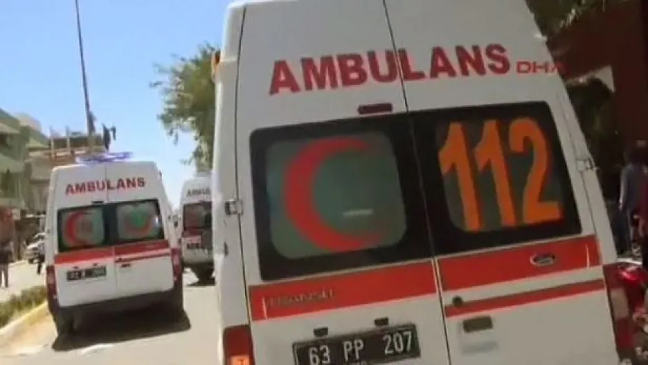 Video Nejméně 30 mrtvých při atentátu v Turecku