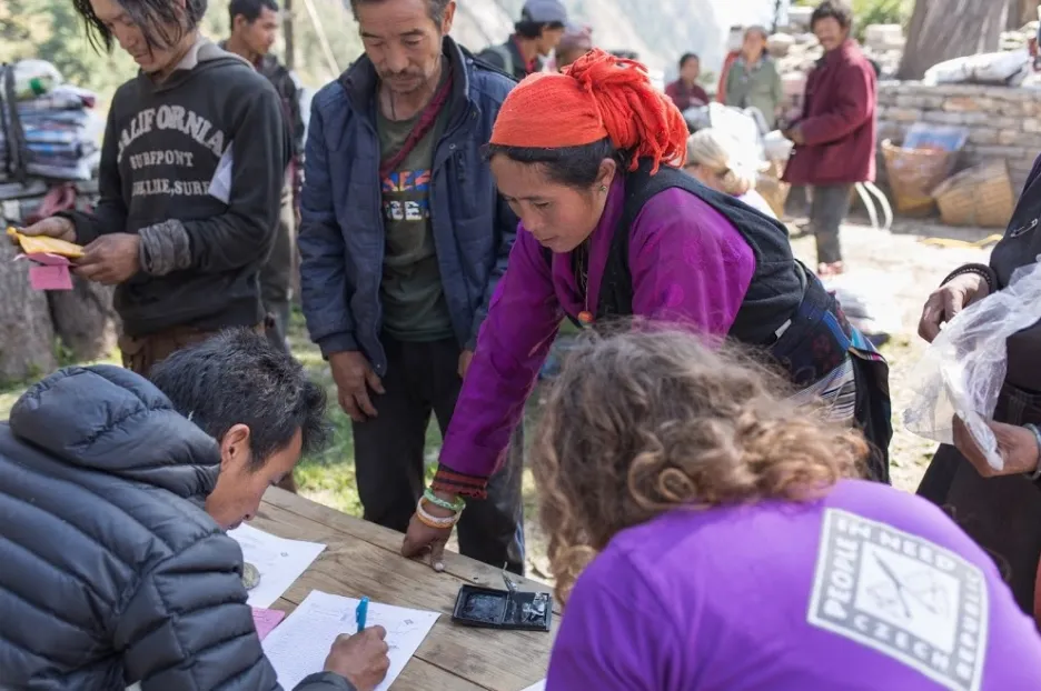 Video Člověk v tísni bude v Nepálu pomáhat minimálně do konce roku