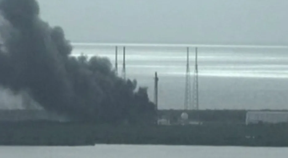 Video BEZ KOMENTÁŘE: Výbuch rakety SpaceX