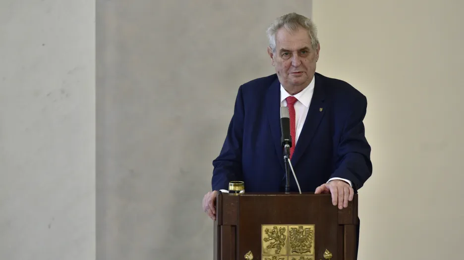 Video Miloš Zeman oficiálně vyhlašuje kandidaturu