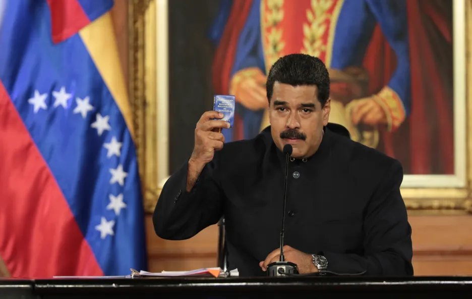 Video USA uvalily sankce na venezuelskou státní ropnou společnost