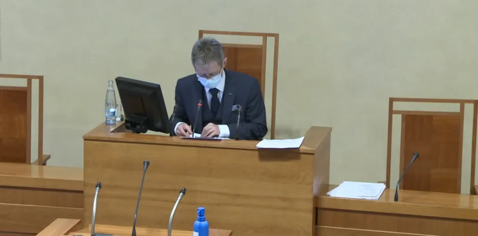 Video Záznam z jednání schůze Senátu PČR