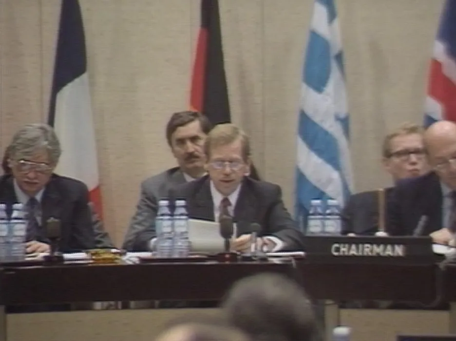 Video Václav Havel přednesl projev v NATO