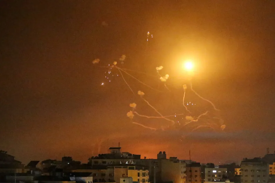 Video Ostřelování pokračuje, Izrael čelil stovkám raket