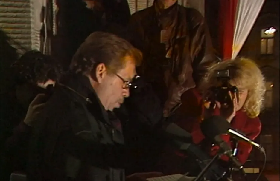Video Na demonstraci promluvil Václav Havel