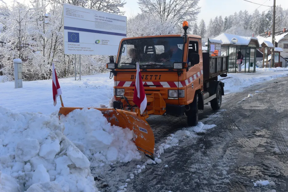 Video 90’ ČT24 - Sníh komplikuje dopravu