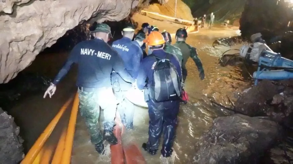 Záchranná operace v thajské jeskyni
