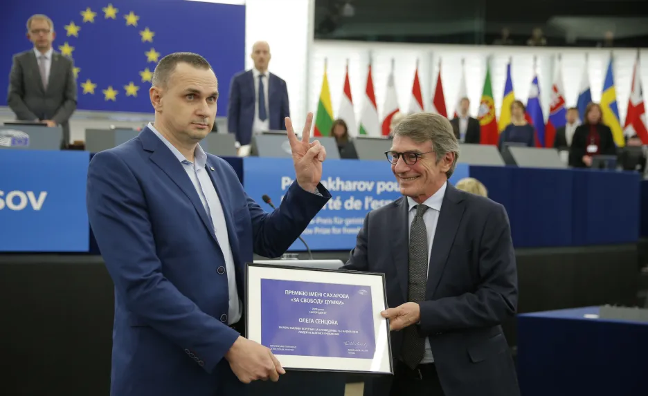Ukrajinský režisér Oleh Sencov převzal v europarlamentu Sacharovovu cenu