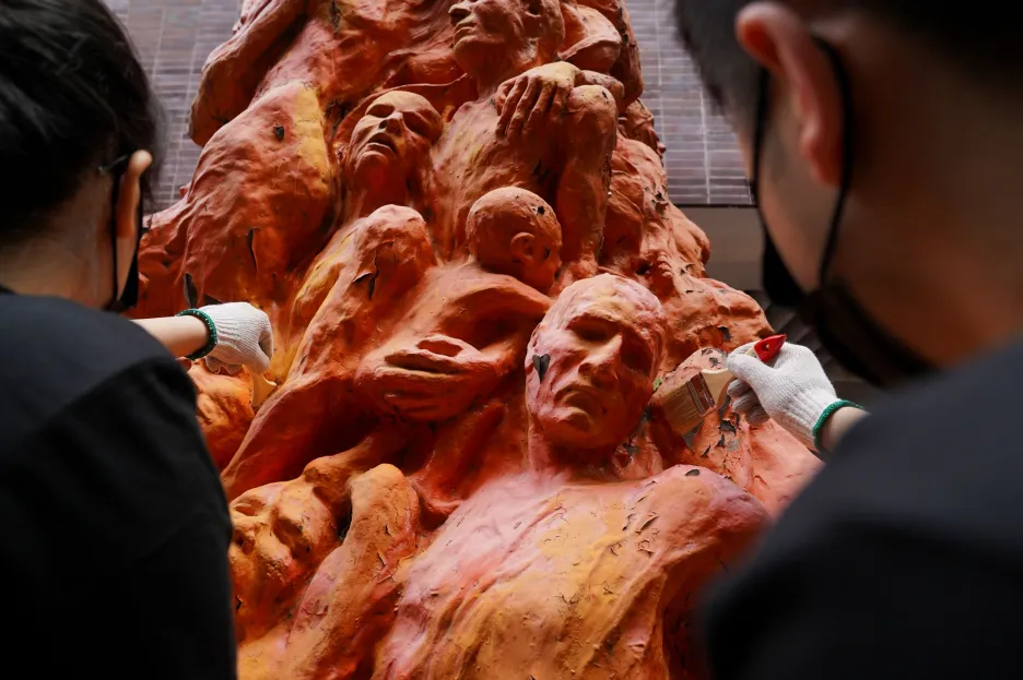 Socha Pilíř Hanby připomínající masakr na náměstí Nebeského klidu