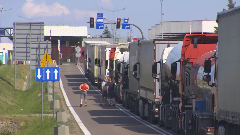 Kolona na polsko-ukrajinské hranici