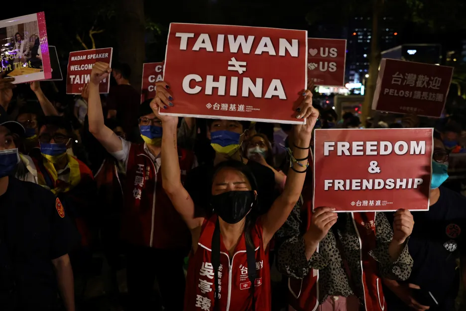 Demonstranti v Tchaj-wanu podporující Nancy Pelosiovou