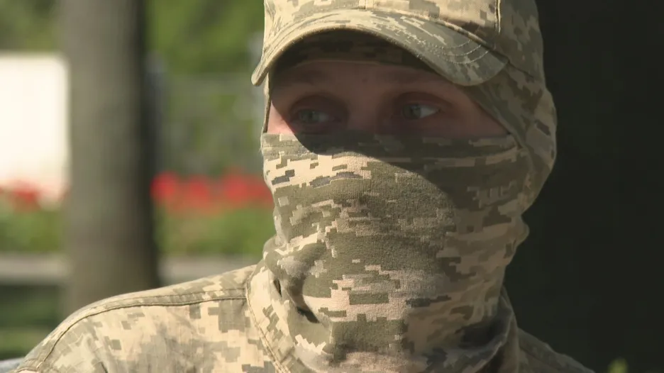 Ukrajinský voják se obává postihu velitelů