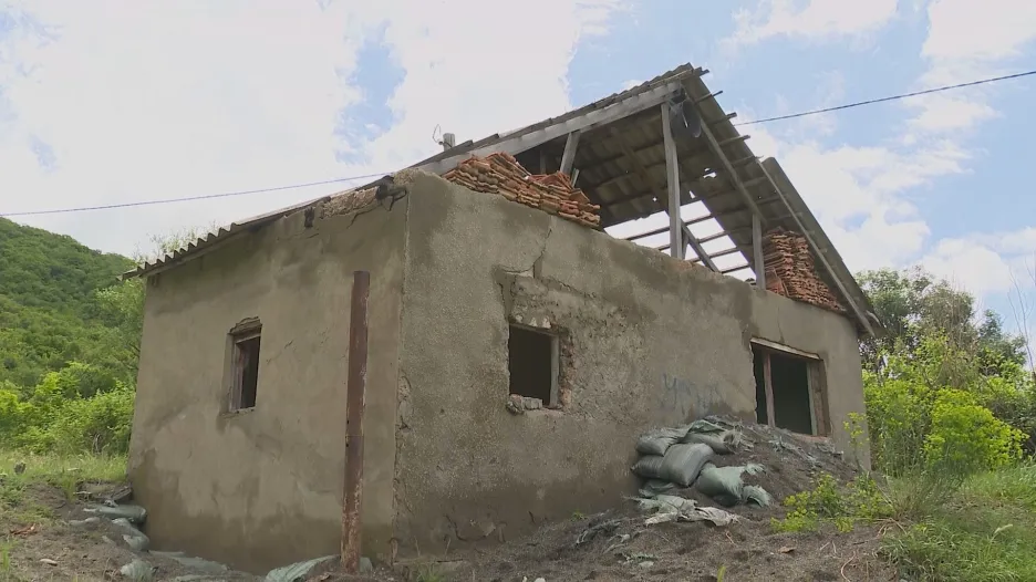 Poničený dům po bojích o Jižní Osetii
