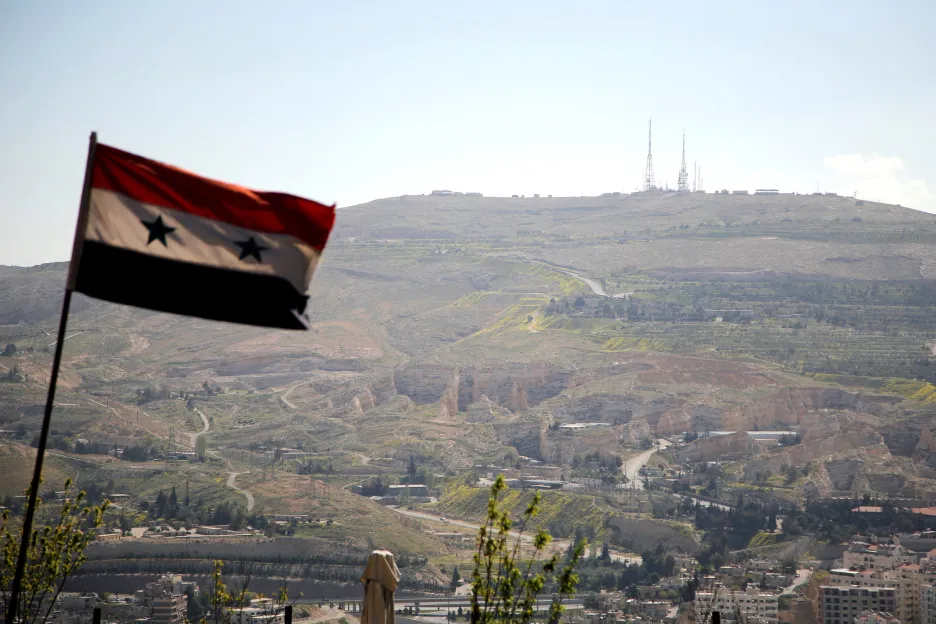 Syrská vlajka nad Damaškem