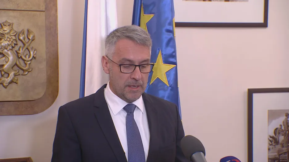 Ministr obrany Lubomítr metnar na toskové konferenci k úmrtí českého vojáka