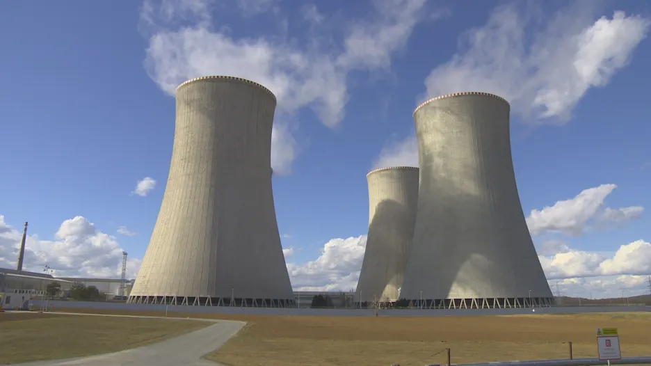 Chladící věže Jaderné elektrárny Dukovany