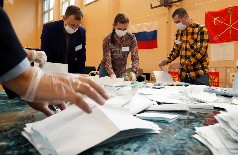 Sčítání hlasů v ruském plebiscitu