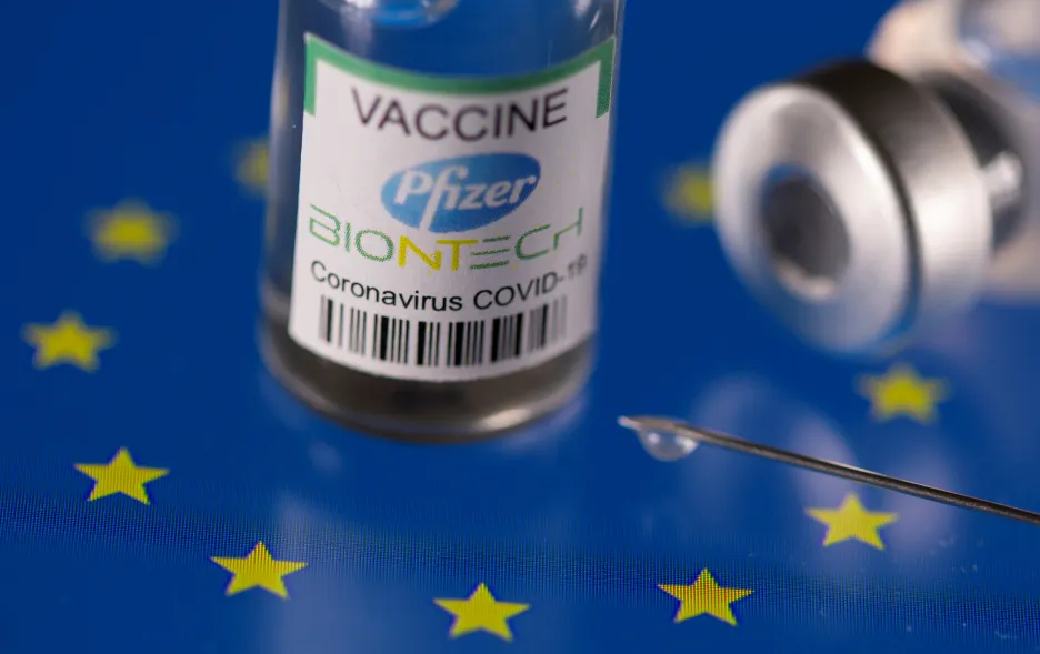 Jednou z povolených vakcín v Evropské unii je Pfizer/BioNTech