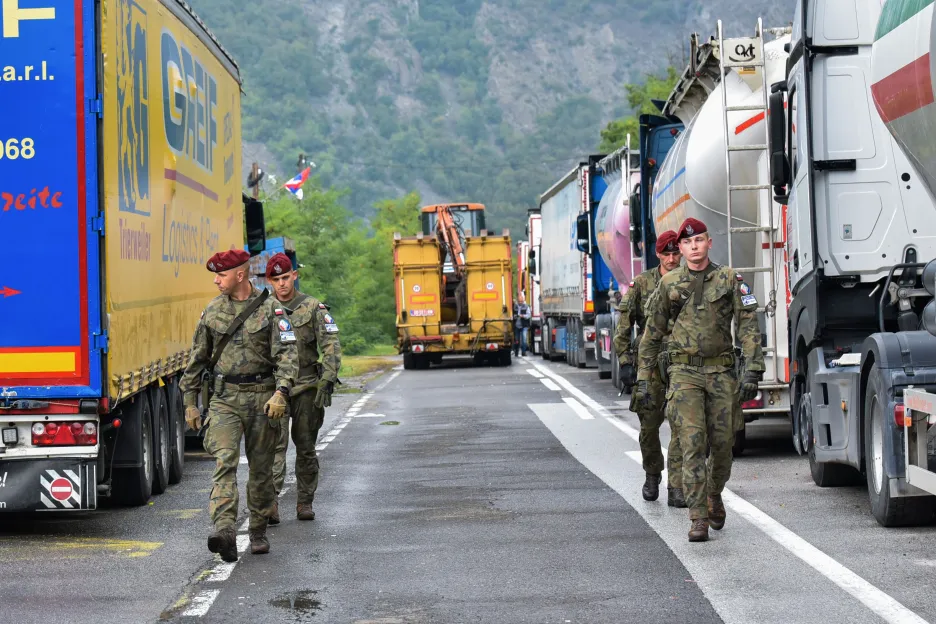 Polští vojáci na kosovsko-srbské hranici