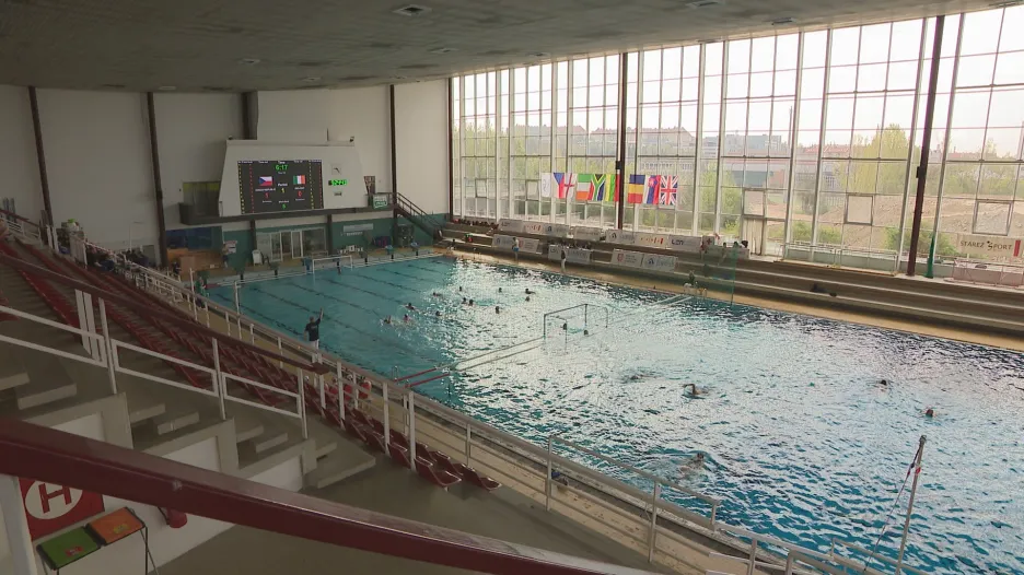 Krytý bazén Za Lužánkami v Brně
