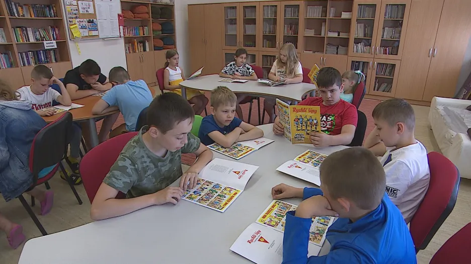 Ukrajinské děti čtou Rychlé šípy