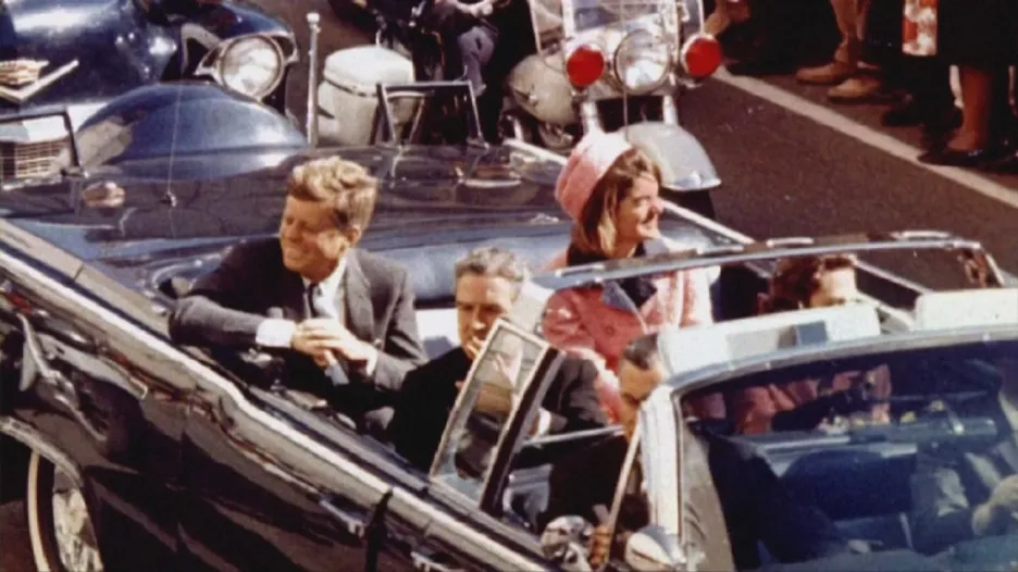John Fitzgerald Kennedy těsně před atentátem v Dallasu