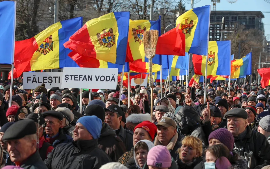 Lidé protestují v hlavním městě Moldavska