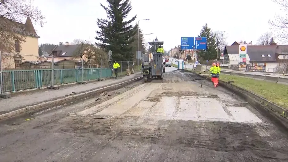 Práce na mostě v Jablonci nad Nisou komplikují dopravu