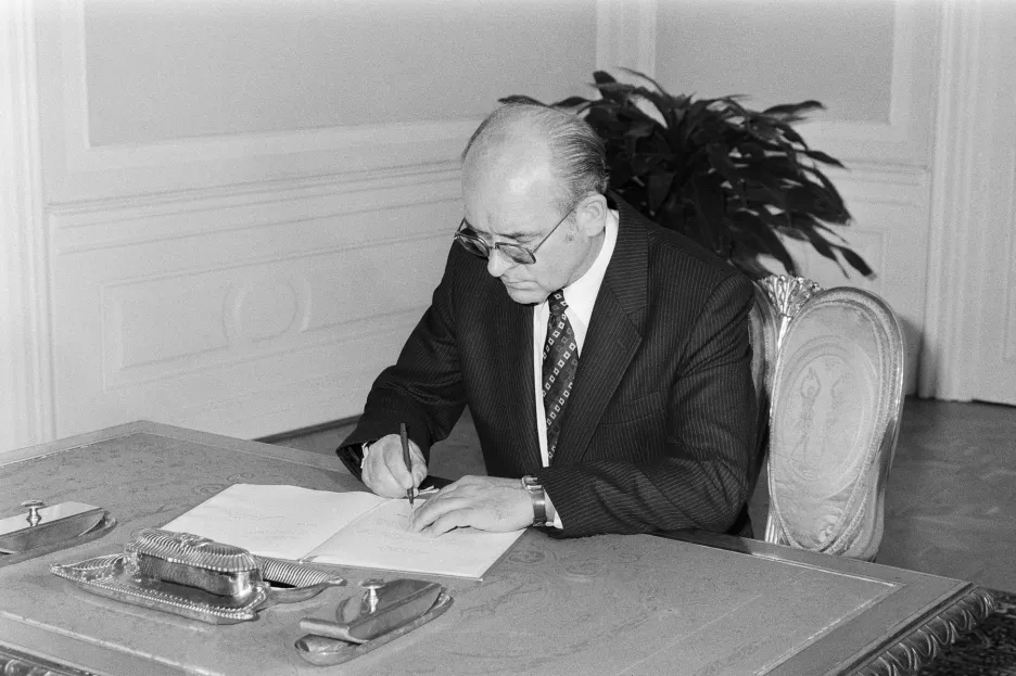 Komunistický ministr vnitra Vratislav Vajnar na snímku z roku 1983