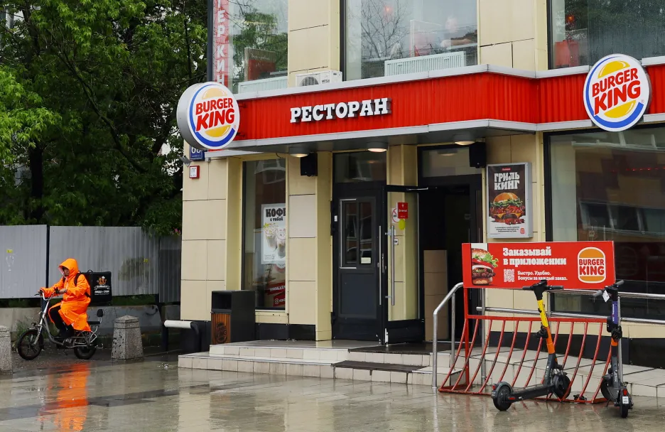 Restaurace Burger King v Moskvě (červen 2022)