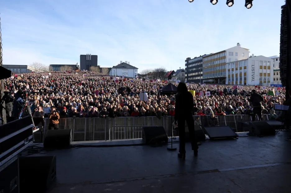 Stávka Islanďanek za rovné platy a proti genderovému násilí