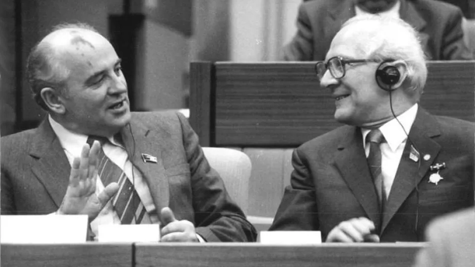 Michail Gorbačov a Erich Honecker