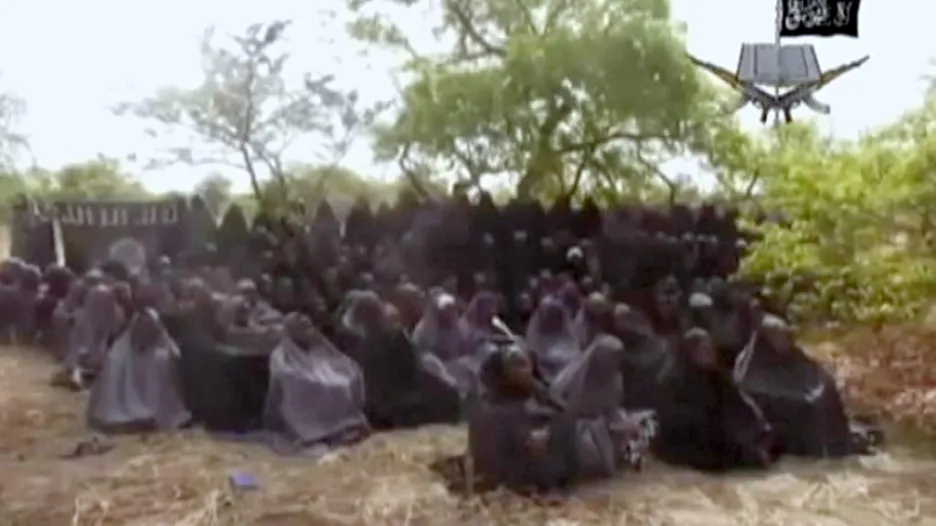 Unesené Nigerijky na videu zveřejněném milicemi Boko Haram