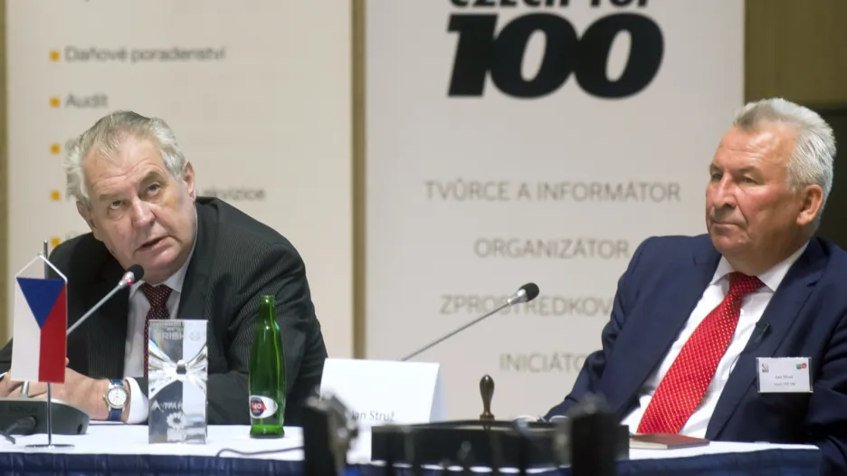 Prezident Miloš Zeman (vlevo) a předseda sdružení Czech Top 100 Jan Struž