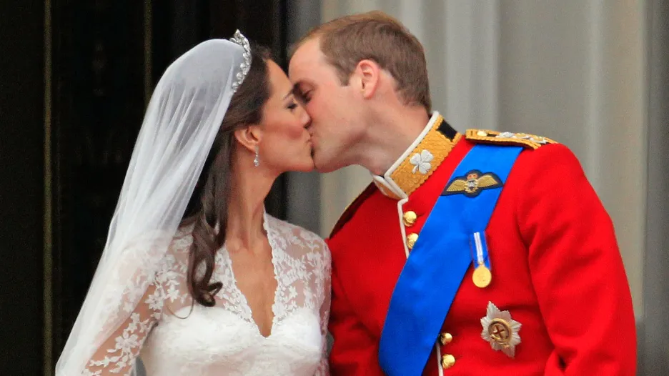 Novomanželský polibek Kate a Williama