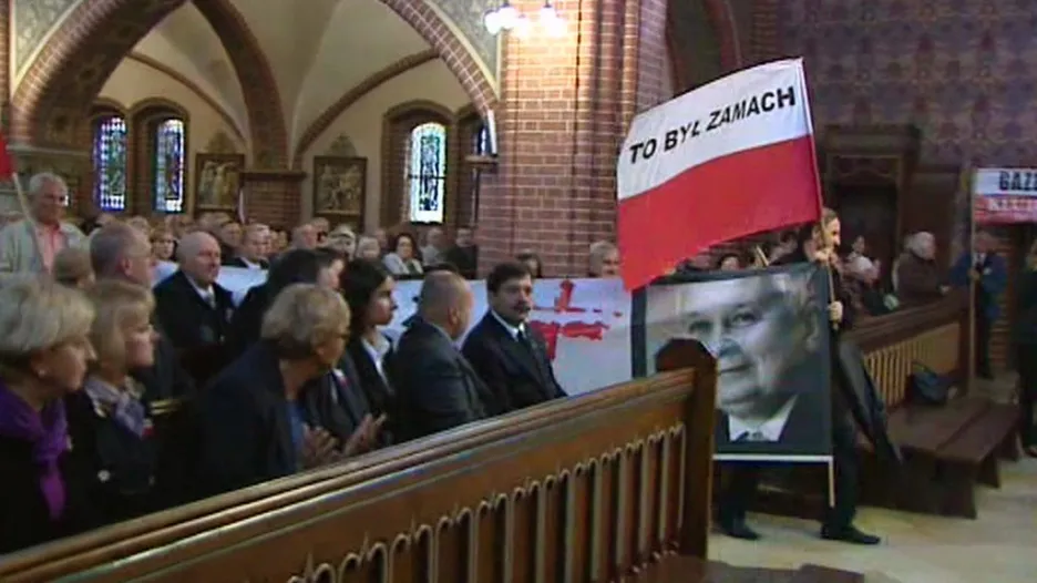 Smolenská tragédie Poláky dodnes rozděluje