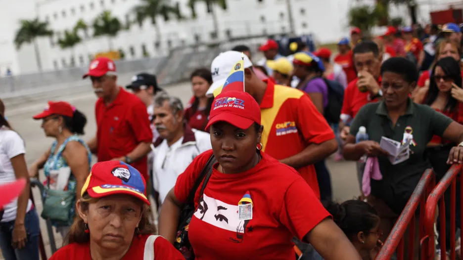 Chávezovi příznivci ho chtějí naposledy vidět